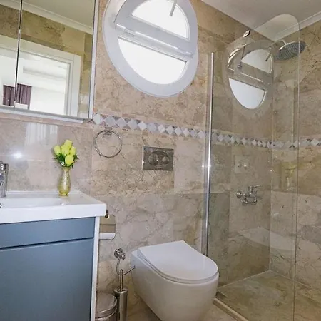 Detached With Private Pool In Oeluedeniz,