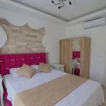 Detached With Private Pool In Oeluedeniz, フェティエ