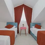 Detached With Private Pool In Oeluedeniz, * フェティエ
