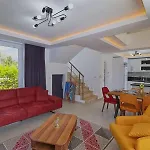 Detached With Private Pool In Oeluedeniz, ヴィラ フェティエ