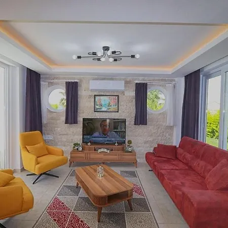Detached With Private Pool In Oeluedeniz,