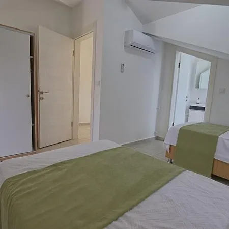 Detached With Private Pool In Oeluedeniz, フェティエ