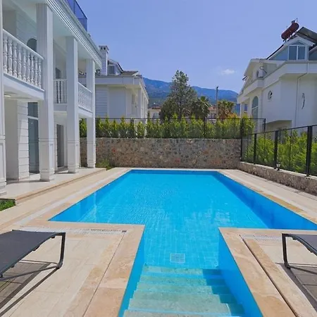 ヴィラ Detached With Private Pool In Oeluedeniz, フェティエ