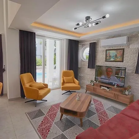 Detached With Private Pool In Oeluedeniz,
