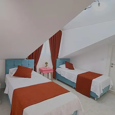 Detached With Private Pool In Oeluedeniz, Vila *