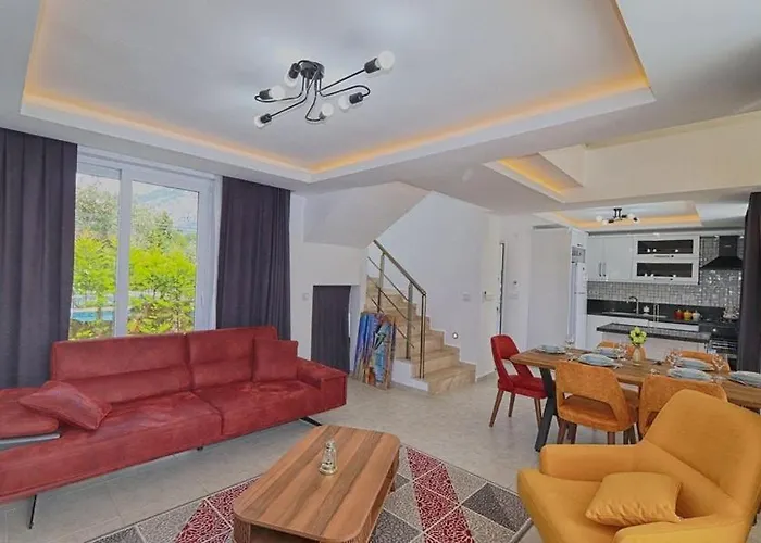 Detached With Private Pool In Oeluedeniz, Villa *
